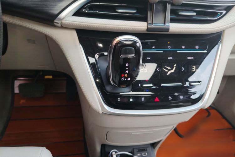 Used Buick GL8 2020 ES Land Cruiser 653T Comfort Edition Gear Lever