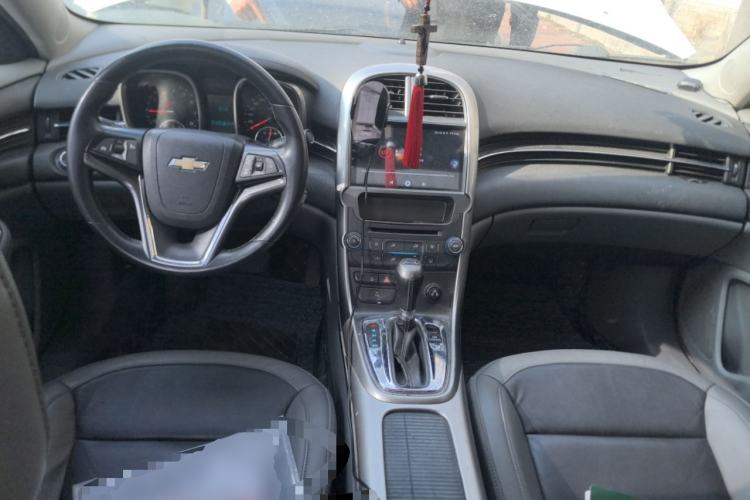 Used Chevrolet Malibu 2012 2.0L Automatic Luxury Edition Center Console
