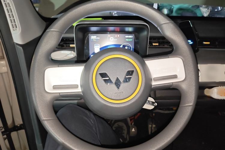 Used Wuling Hongguang MINIEV 2022 GAMEBOY 300km Enthusiast Model with Lithium Iron Phosphate Steering Wheel