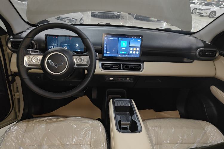 Used Wuling Bingo PLUS 2024 330 km Range Five-Seater Version
