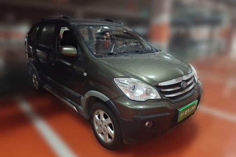 Used FAW Senya S80 2011 1.5L Manual 7-Seater Urban Elite Edition Front Right 45 Deg