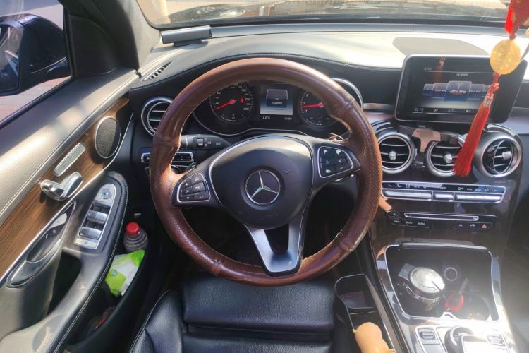 Used Mercedes-Benz GLC 2016 GLC 260 4MATIC Luxury Model
