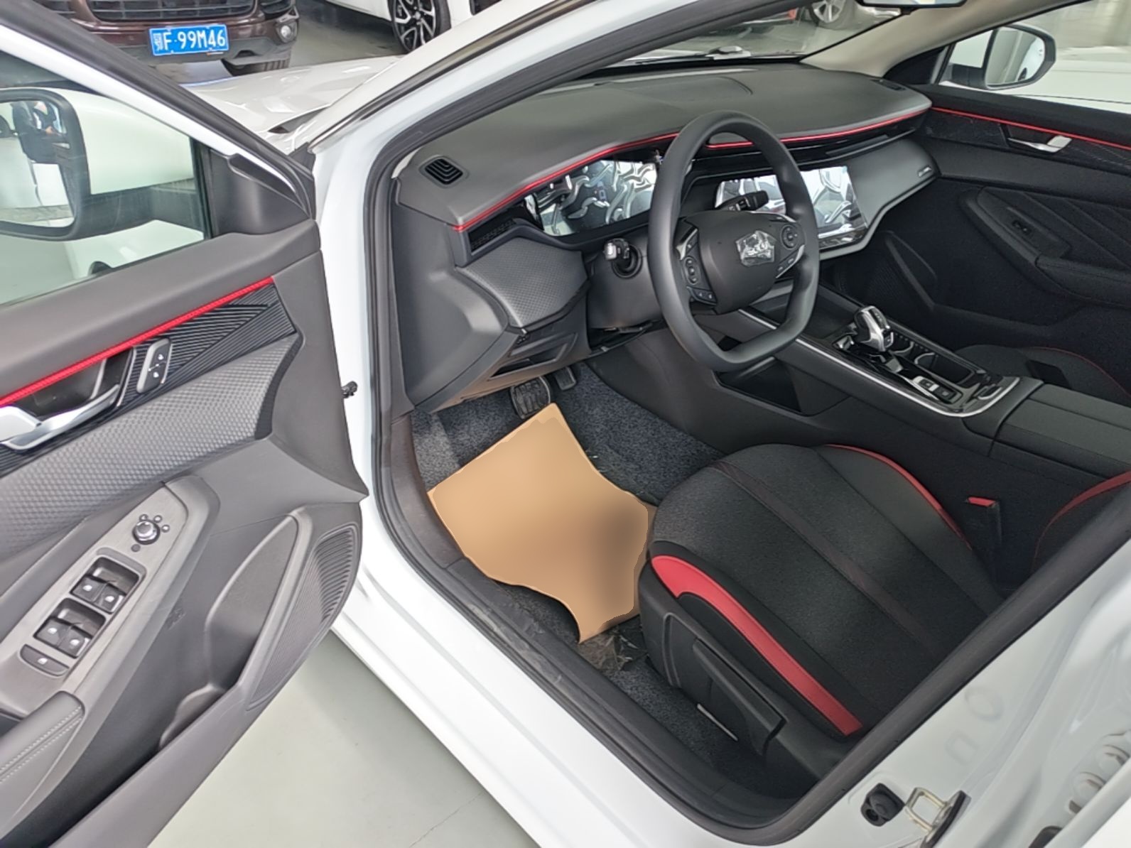 Dongfeng Aeolus Yixuan MAX 2024 1.5T Luxury Edition — снимка 18