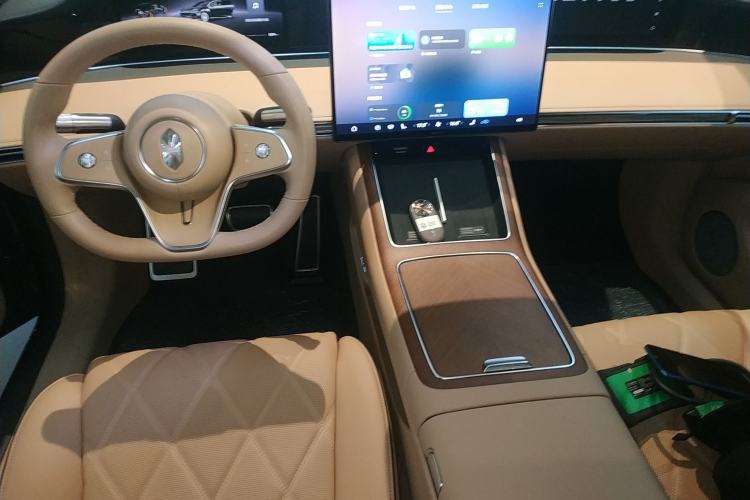 Used Hima S9T 2025 Model Range-Extended Ultra Long-Range Version Center Console