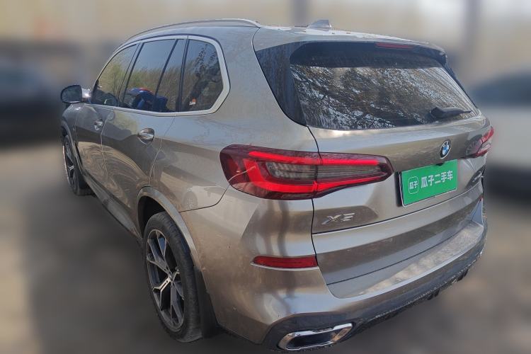 Used BMW X5 2021 xDrive40i Luxury Model with M Sport Package Rear Left 45 Deg