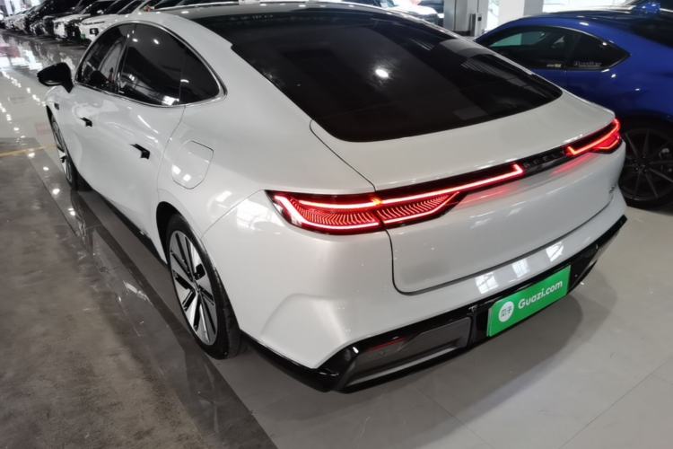 Used Geely Galaxy E8 2024 665 km Range Rear-Drive Starship Long-Range Version
