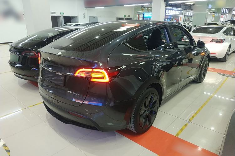 Used Tesla Model Y 2024 Rear-Wheel-Drive Version