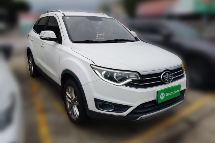 Used FAW Senya R7 2016 1.6L Manual Comfort Model Front Right 45 Deg