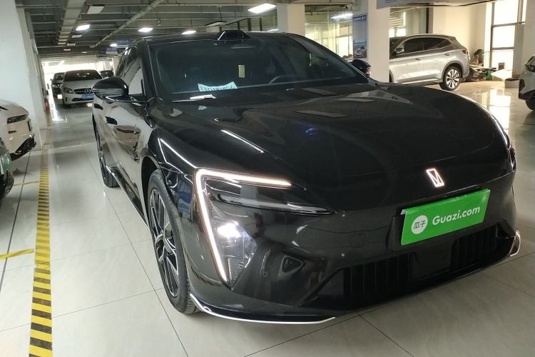 Used Avatr 06 2025 Max All-Electric Version Front Right 45 Deg