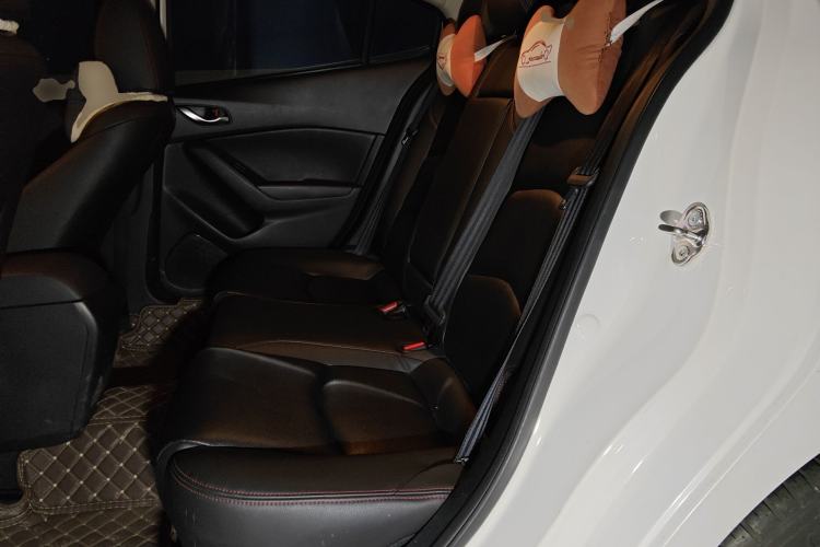 Used Mazda 3 Axela 2016 Sedan 1.5L Automatic Luxury Model
