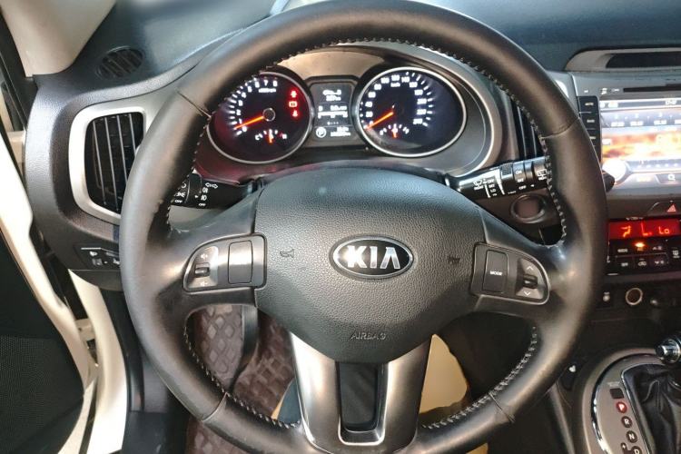 Used Kia Sportage R 2015 2.0L Automatic Two-Wheel Drive DLX Model Steering Wheel