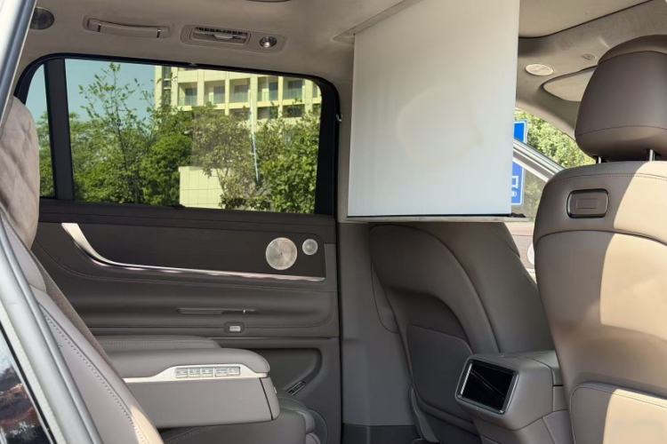 Used Hima AITO M9 2025 Extended-Range Ultra Version 52 kWh 6-Seater Interior 9