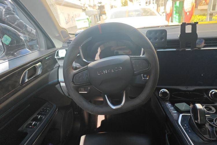 Used Lynk & Co 05 2020 2.0TD Two-Wheel Drive Shine Halo