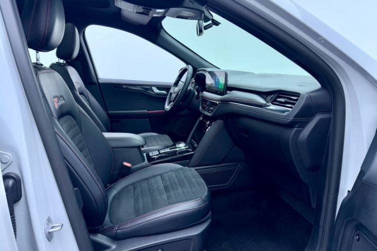 Used Ford Escape 2024 EcoBoost 245 Four-Wheel Drive ST-Line Pro Trim
