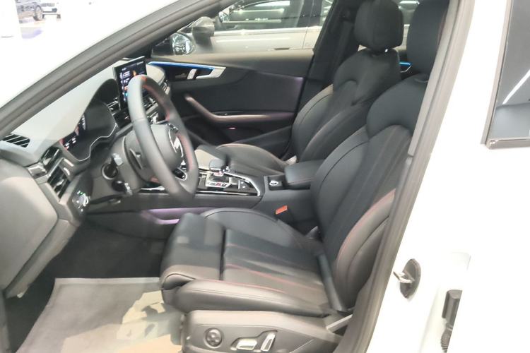 Used Audi A4L 2025 2 Million Units Enjoyment Version 40 TFSI Luxury Dynamic Edition Left Front Seat