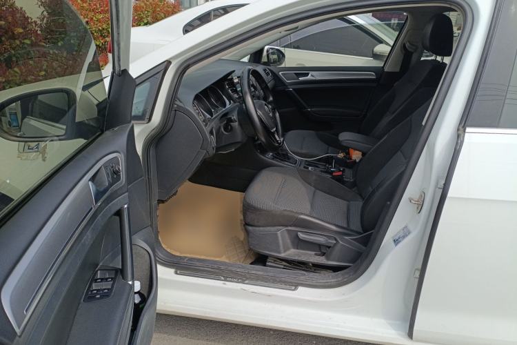 Used Volkswagen Golf 2018 230TSI Automatic Comfort Model Driver Seat