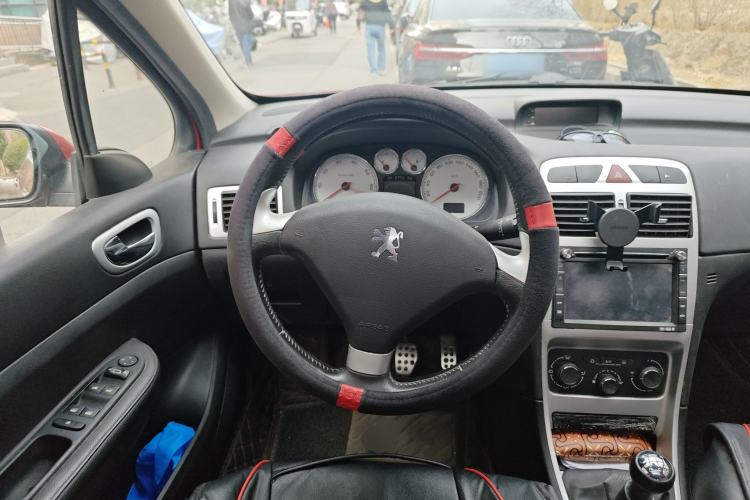 Used Peugeot 307 2012 1.6L Manual CROSS Steering Wheel