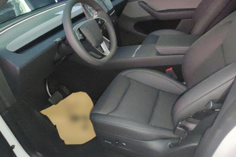 Used Tesla Model Y 2026 Rear-Drive Model
