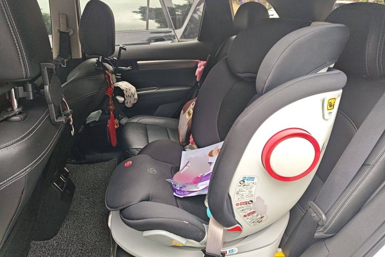 Used Renault Koleos 2018 2.5L Two-Wheel Drive Prestige Edition Left Rear Seat