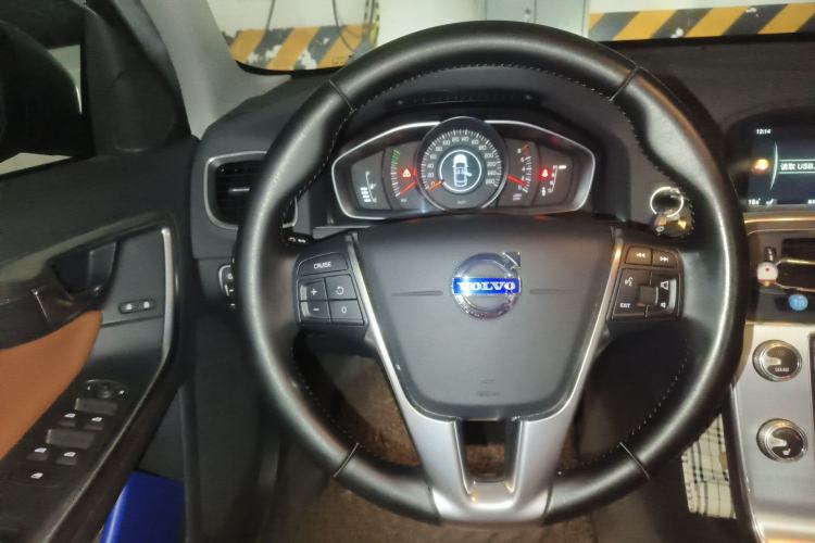 Used Volvo S60 2014 S60L 2.0T Zhiyuan Edition