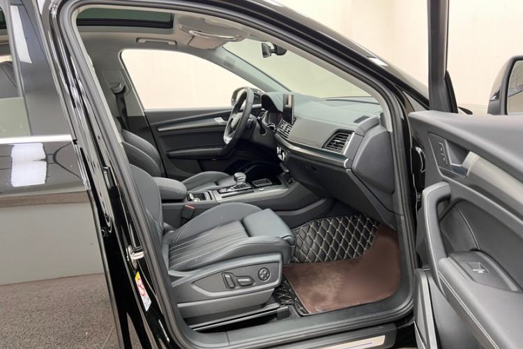 Used Audi Q5L 2022 Updated 45T Luxury Dynamic Version Interior 10