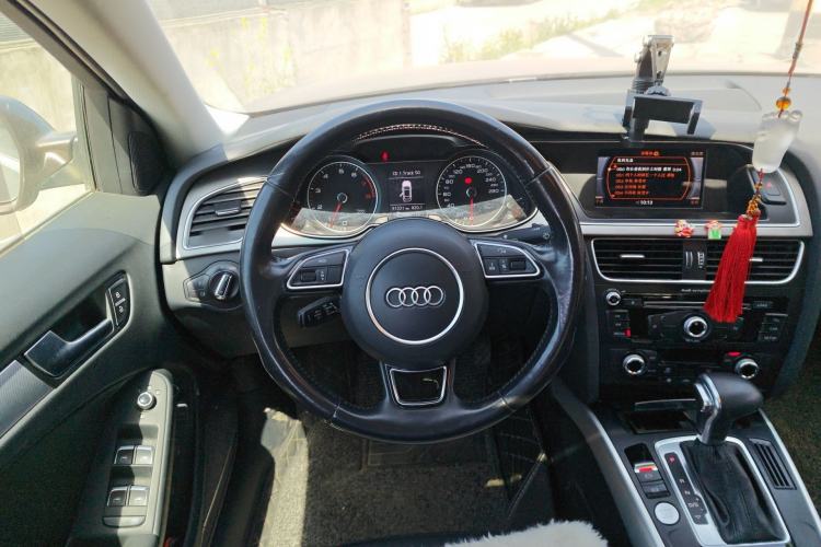 Used Audi A4L 2016 35 TFSI Automatic Comfort Model Steering Wheel