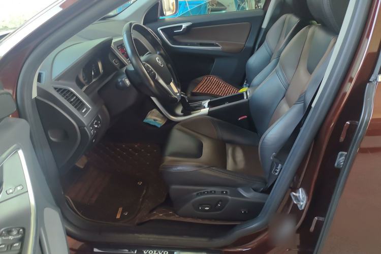 Used Volvo XC60 2015 T5 AWD Zhiyuan Edition
