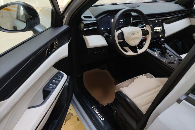 Used Lynk & Co 01 EM-P 2023 1.5TD EM-P Dawn Edition
