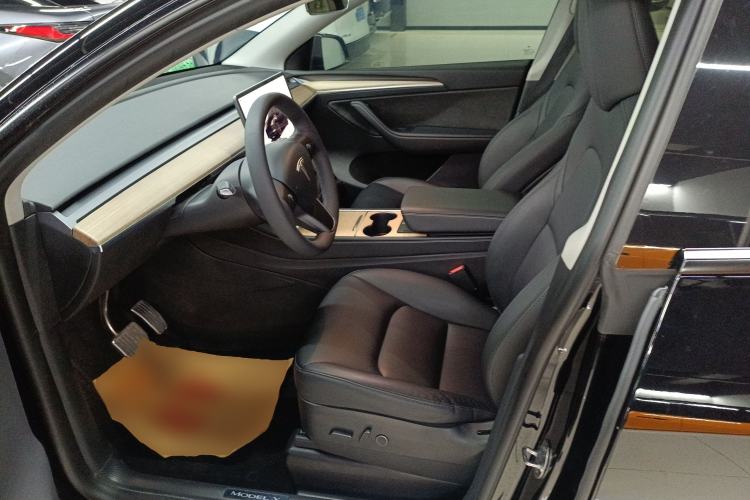 Used Tesla Model Y 2022 Long-Range All-Wheel-Drive Version
