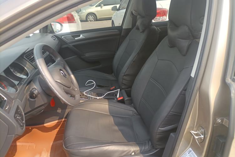 Used Volkswagen Golf 2016 1.6L Automatic Fashion Model