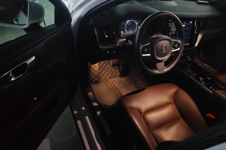 Used Volvo S60 2020 T4 Zhiyi Luxury Edition
