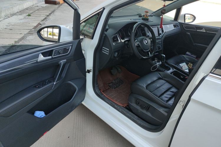 Used Volkswagen Golf Sportsvan 2016 280TSI Automatic Luxury Model
