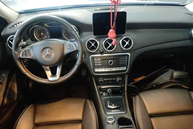 Used Mercedes-Benz GLA 2017 GLA 220 4MATIC Fashion Model
