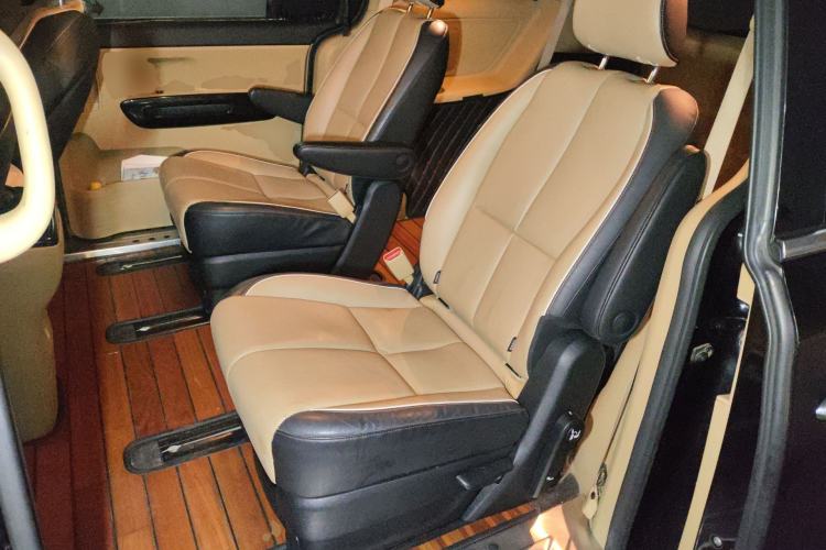 Used Kia Carnival 2015 2.2T Luxury Edition China IV Left Rear Seat