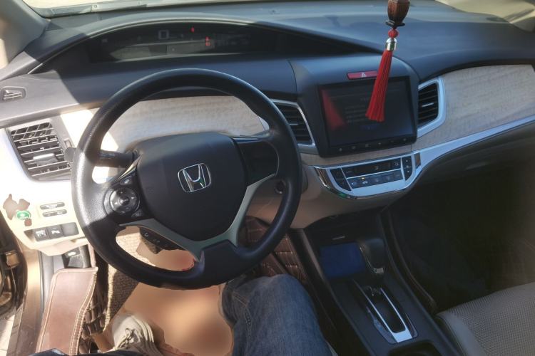 Used Honda Jade 2016 1.8L Automatic Comfort Elite Version 5 Seats Center Console