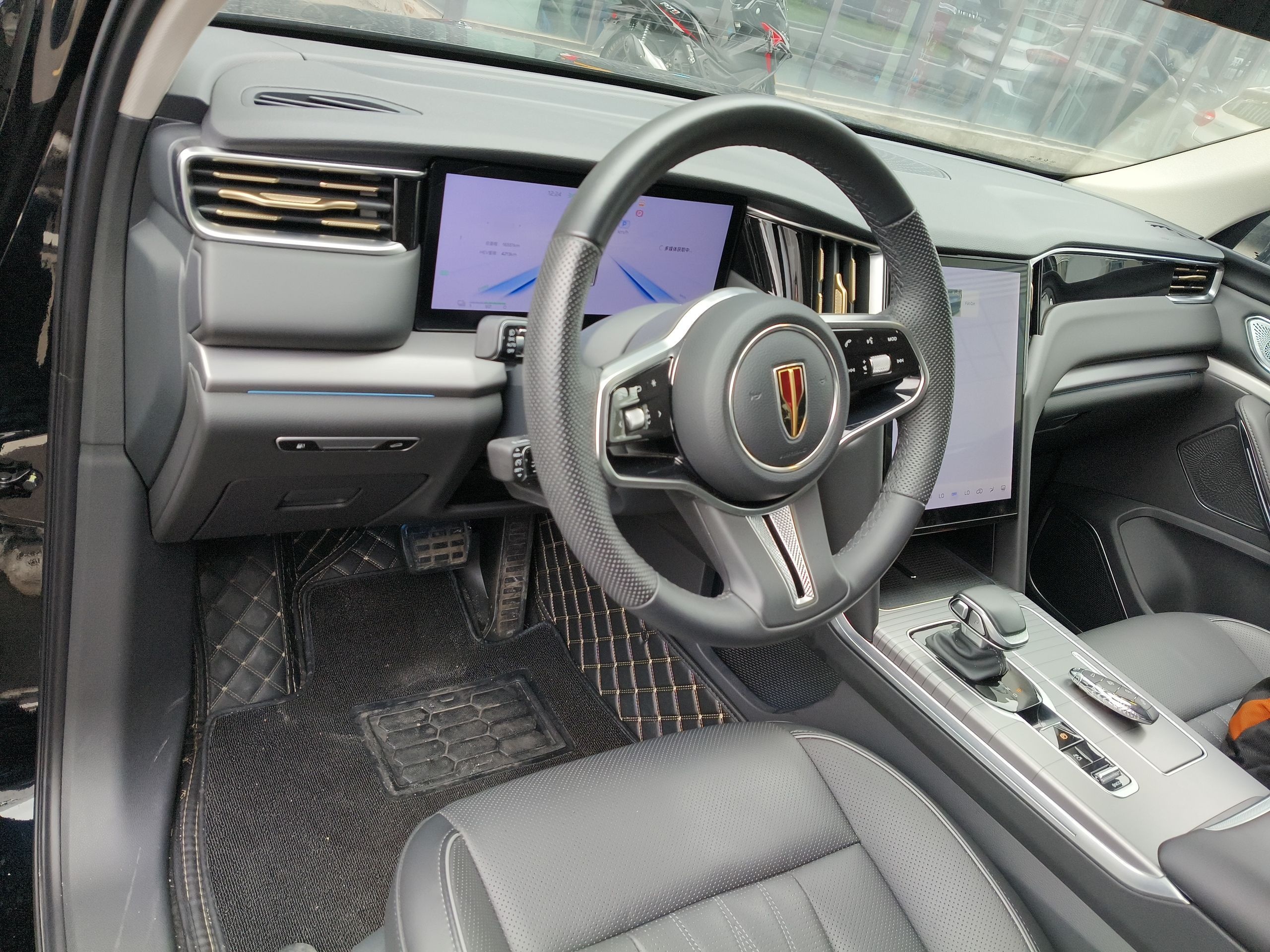 Hongqi HS7 PHEV 2024 2.0T PHEV Four-Wheel Drive Flagship Edition 6 Seats — снимка 12
