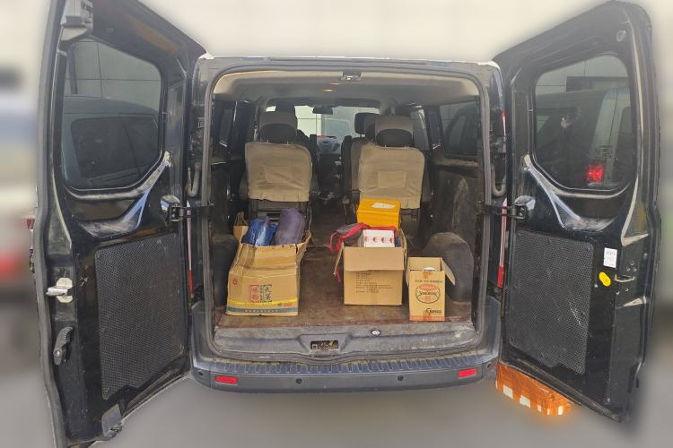 Used Ford Transit 2020 2.0T Diesel Multi-Function Commercial Vehicle Mid-Chassis Low-Roof Design with Dual Rear Doors Meeting China VI Emission Standards
