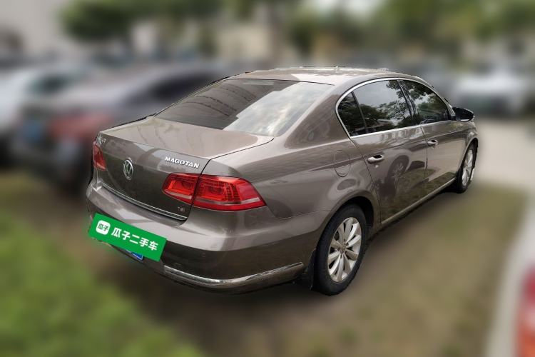 Used Volkswagen Magotan 2015 1.8TSI Advanced Model Rear Right 45 Deg