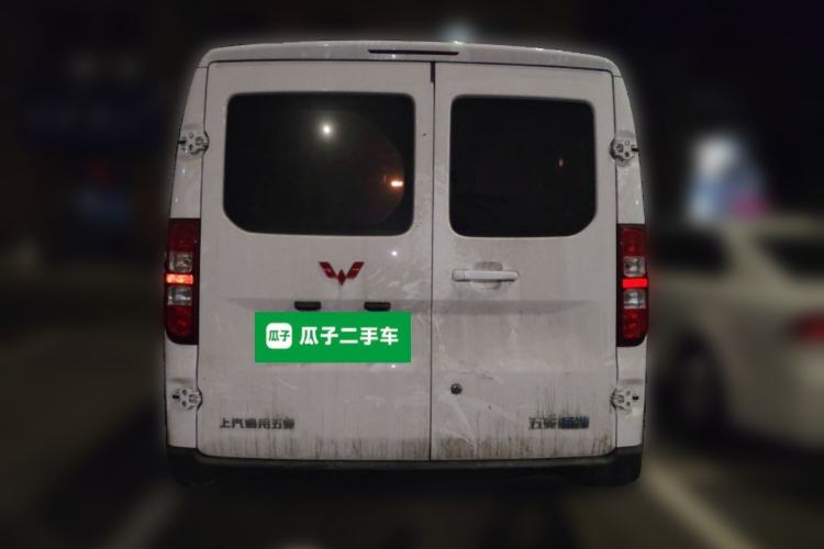 Used Wuling Yangguang 2024 300KM Comfort Version Passenger Van 75kW
