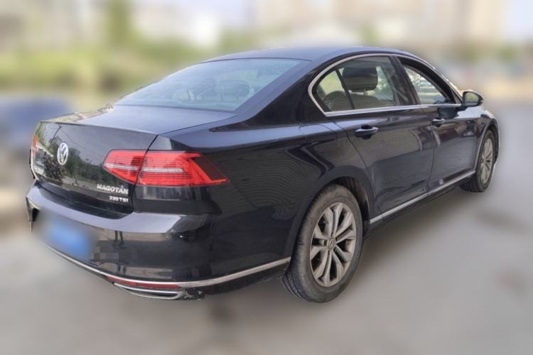 Used Volkswagen Magotan 2017 330TSI DSG Luxury Model Rear Right 45 Deg