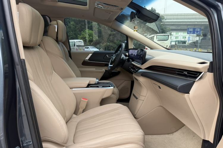 Used Buick Century 2023 2.0T Seven-Seater Deluxe Edition Interior 6