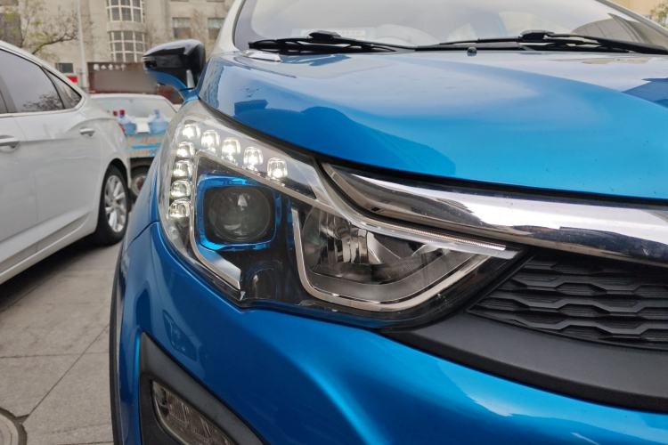 Used BYD Yuan 2016 1.5L Manual Luxury Model Right Front Headlight