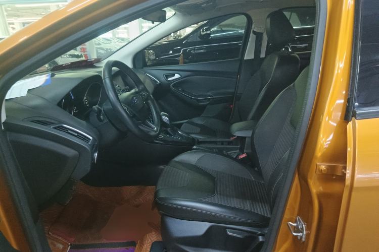 Used Ford Focus 2015 Hatchback 1.6L Automatic Fashion Edition Left Front Seat