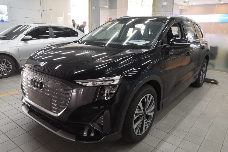 Used Audi Q5 e-tron 2023 40 e-tron Shining Edition Brocade Suit