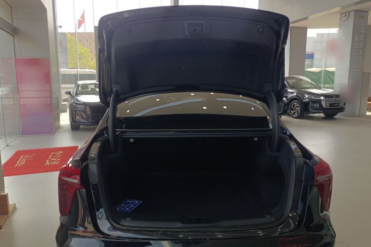 Used Hongqi H5 2025 2.0T Automatic Flag Edition – 500 000 Units Commemorative Version