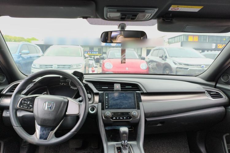 Used Honda Civic 2021 HATCHBACK 220TURBO CVT New Trendsetter Center Console