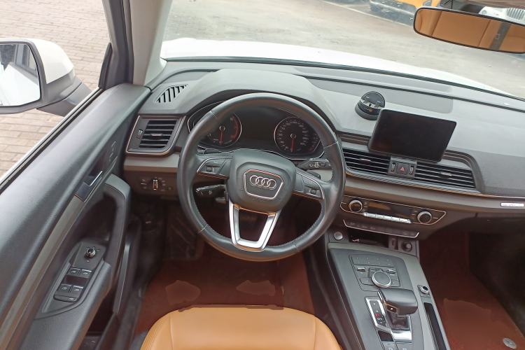 Used Audi Q5L 2018 40 TFSI Prestige Edition China VI Emission Standard Steering Wheel