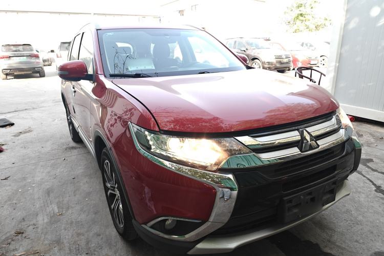 Used Mitsubishi Outlander 2018 2.0L Two-Wheel Drive Glory Edition 5 Seats
