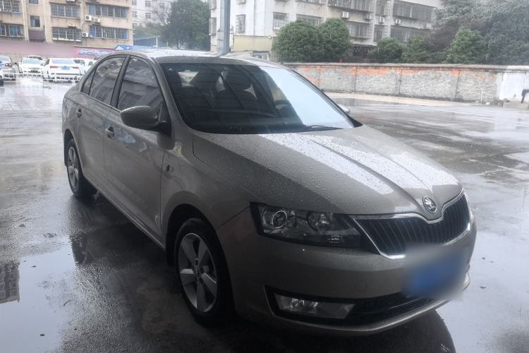 Used Skoda Rapid 2013 1.6L Automatic Smart Selection Model