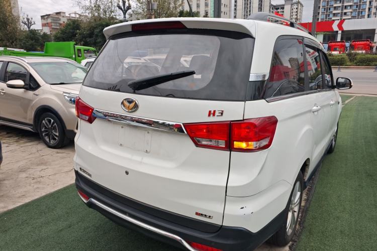 Used HYOSOW H3 2015 1.5L manual Comfort trim level
